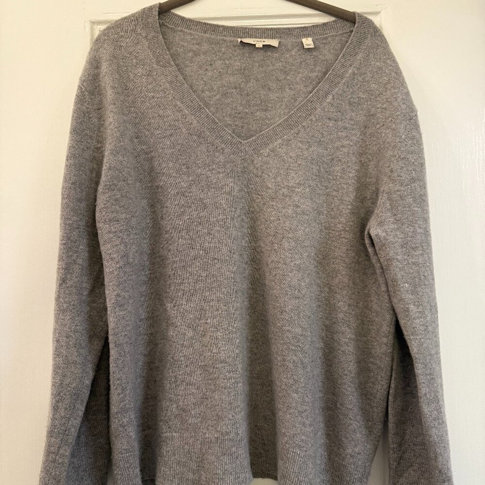 Vince Weekend V-Neck Cashmere Pullover Sweater — Size L